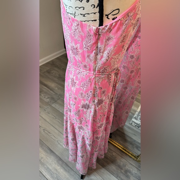 Tayler Elegant Pink Floral One-Shoulder Dress. - Picture 5 of 10